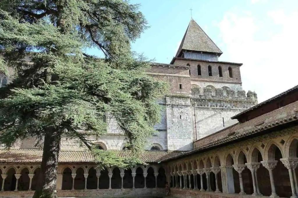 Appartement Entier Moissac Centre 30 M2 Calme Avec Cour Interieure Pour Velos A 50M Du Marche De 穆瓦萨克 外观 照片