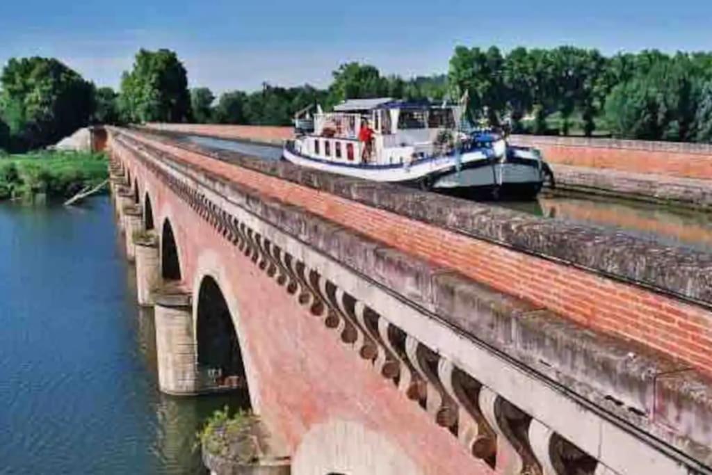 Appartement Entier Moissac Centre 30 M2 Calme Avec Cour Interieure Pour Velos A 50M Du Marche De 穆瓦萨克 外观 照片