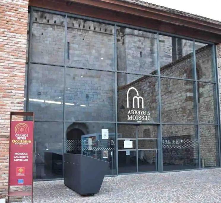 Appartement Entier Moissac Centre 30 M2 Calme Avec Cour Interieure Pour Velos A 50M Du Marche De 穆瓦萨克 外观 照片